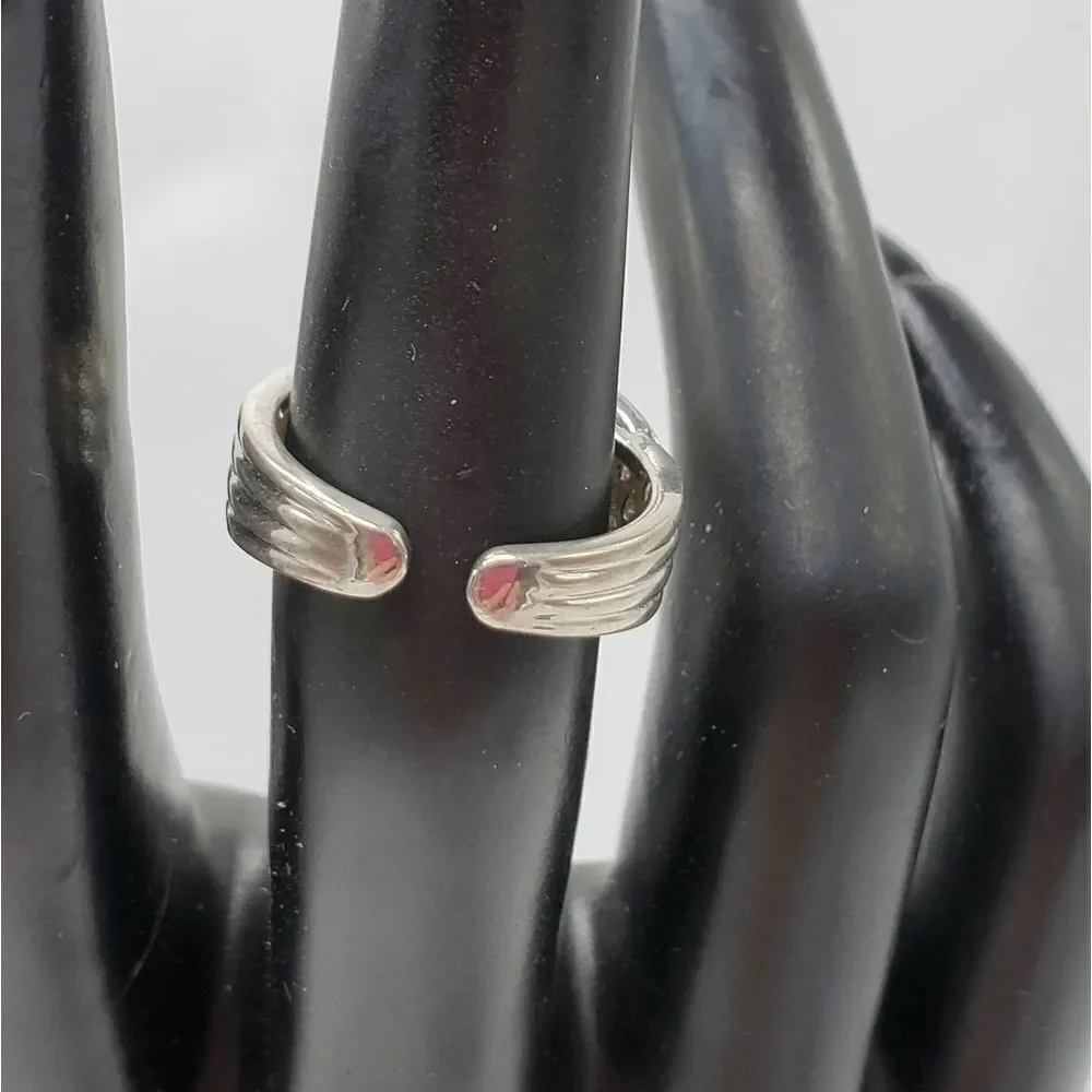 💜Premier Faux Pearl Ring Adjustable Size 7